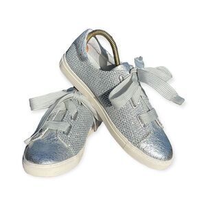 Gianni Bini Sliver Metallic Glitz Fashion Casual Tennis Shoes Size 9.5